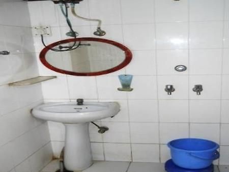 Bharti Guest House Матхура Экстерьер фото