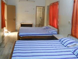 Bharti Guest House Матхура Экстерьер фото